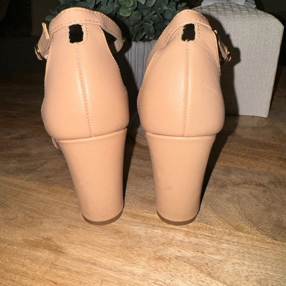 Tan Open Toe Kelly & Katie Heels with Ankle Strap - Size 6.5 - Picture 4 of 7